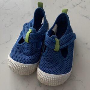 Cat & Jack Oscar Water Shoes Toddler 8 Blue